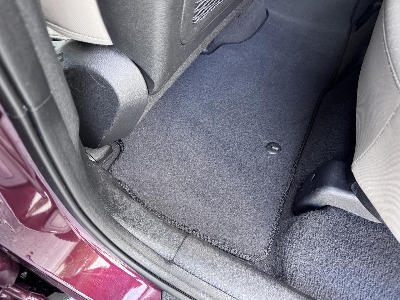 2018 Kia Sorento LX - Photo 21