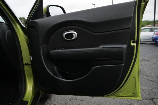 2018 Kia Soul Base / 6 Speed Manual! High Point NC