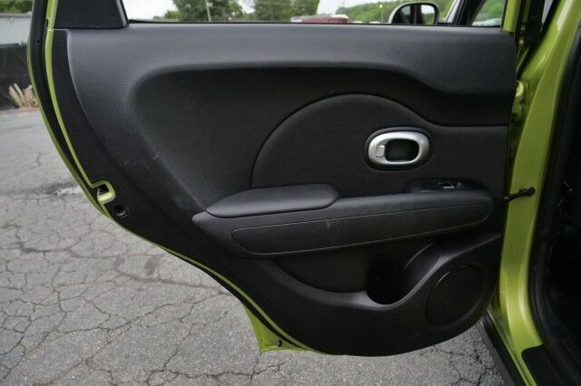 2018 Kia Soul Base / 6 Speed Manual! High Point NC