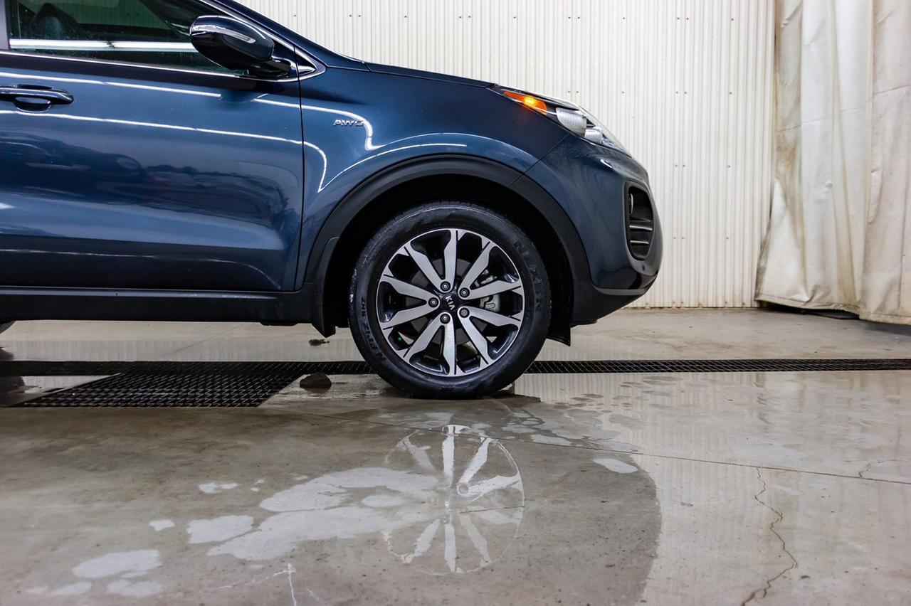 2018 Kia Sportage AWD EX Leather Roof BCam Red Deer AB