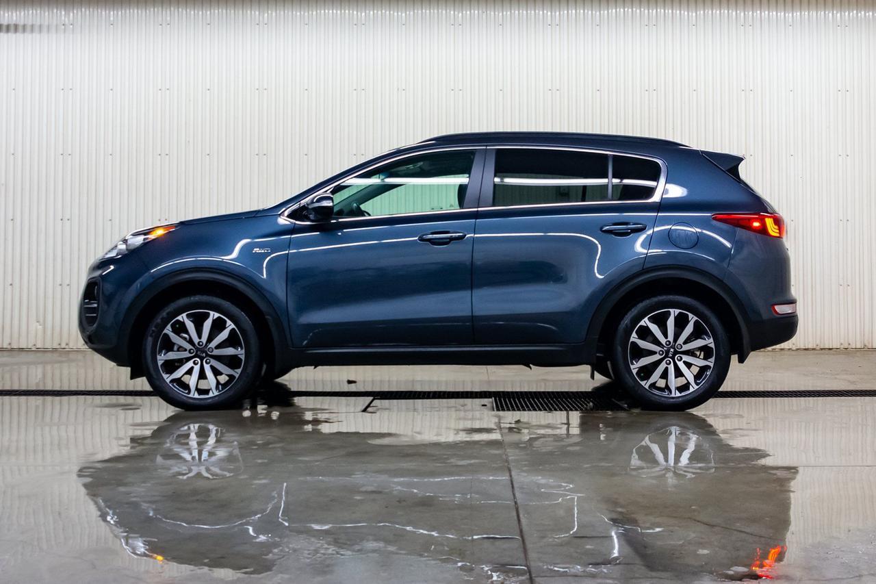 2018 Kia Sportage AWD EX Leather Roof BCam Red Deer AB