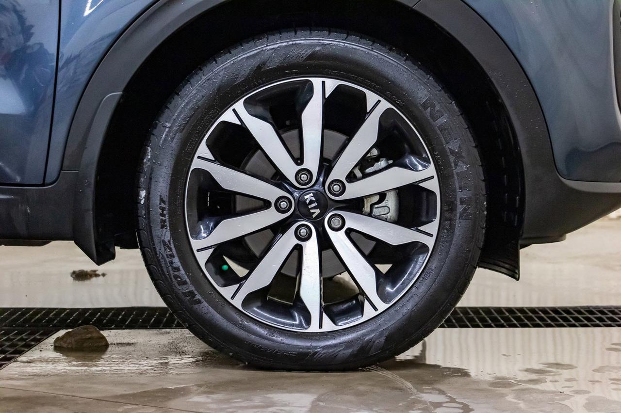 2018 Kia Sportage AWD EX Leather Roof BCam Red Deer AB