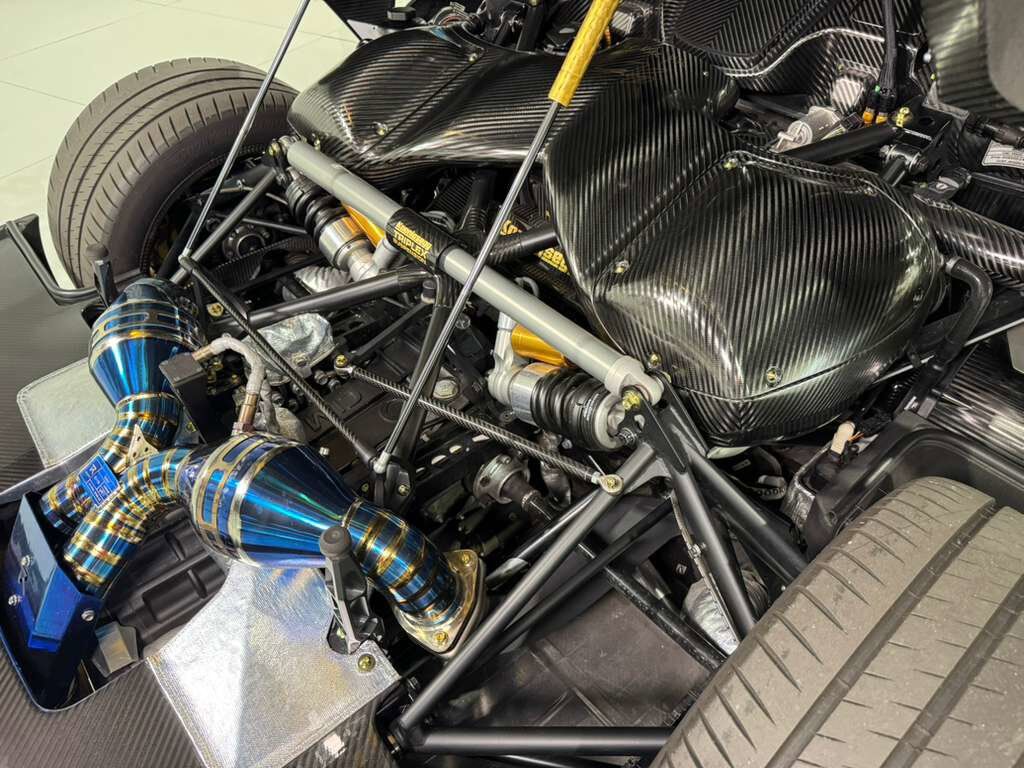 2018 Koenigsegg Agera RS Phoenix ONE OF ONE!! FULLY EXPOSED CARBON FIBER W/24K GOLD LEAF, BLACK ALCANTARA INTERIOR W/GOLD ACCENTS Fort Lauderdale FL