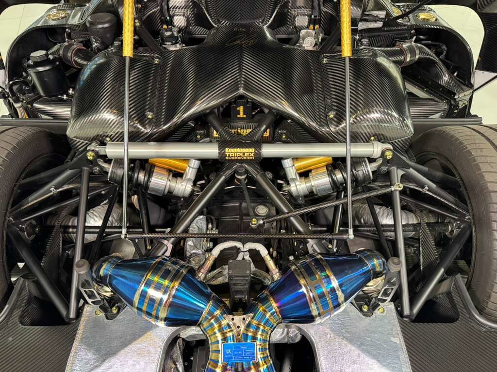 2018 Koenigsegg Agera RS Phoenix ONE OF ONE!! FULLY EXPOSED CARBON FIBER W/24K GOLD LEAF, BLACK ALCANTARA INTERIOR W/GOLD ACCENTS Fort Lauderdale FL