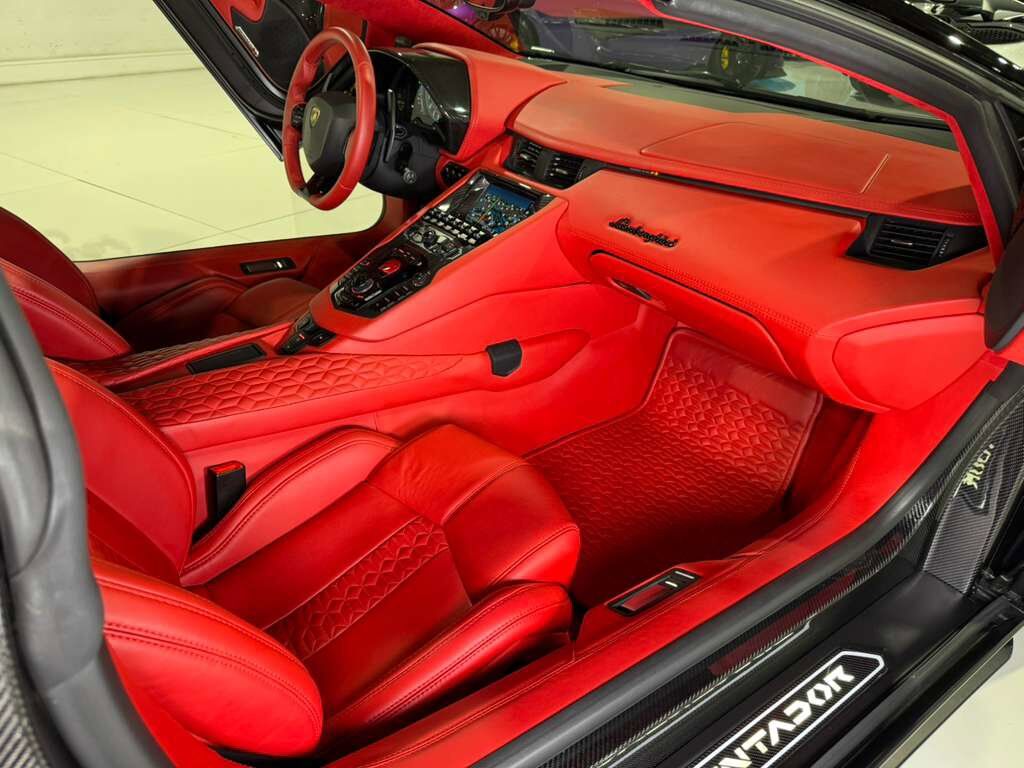 2018 Lamborghini Aventador S Roadster custom interior, Sensonum audio system, interior carbon trim AND MUCH MORE!! Fort Lauderdale FL