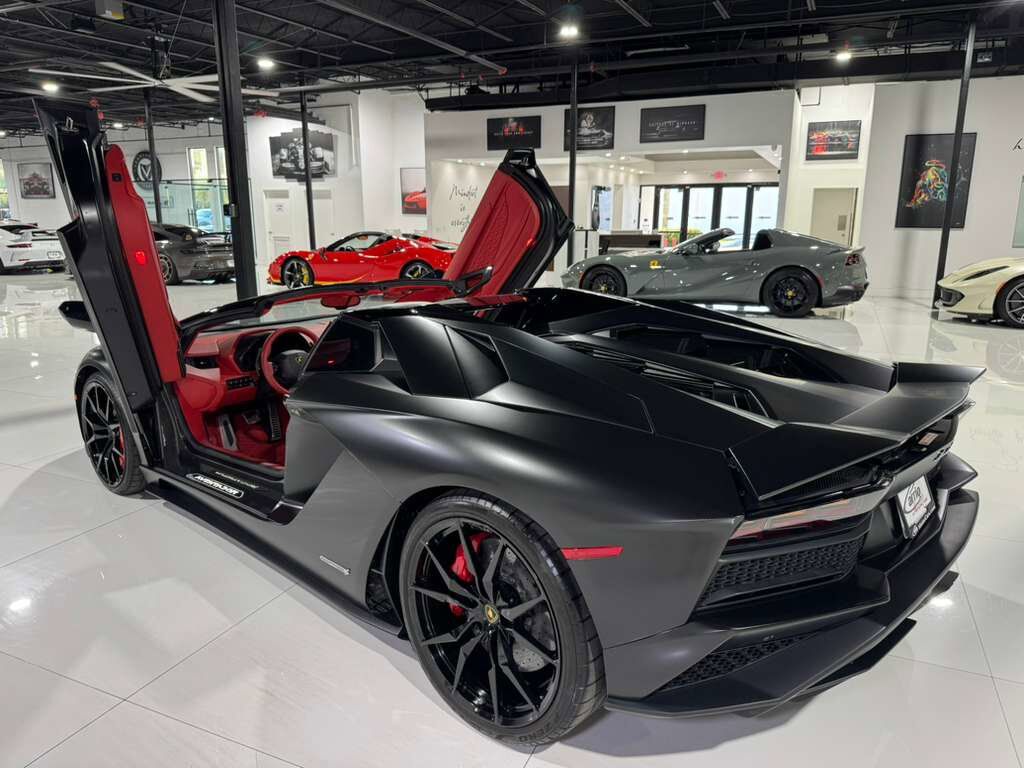 2018 Lamborghini Aventador S Roadster custom interior, Sensonum audio system, interior carbon trim AND MUCH MORE!! Fort Lauderdale FL