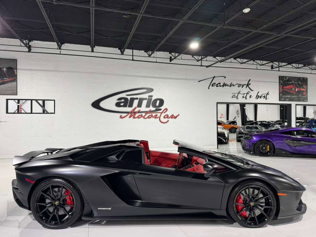 2018 Lamborghini Aventador S Roadster custom interior, Sensonum audio system, interior carbon trim AND MUCH MORE!! Fort Lauderdale FL