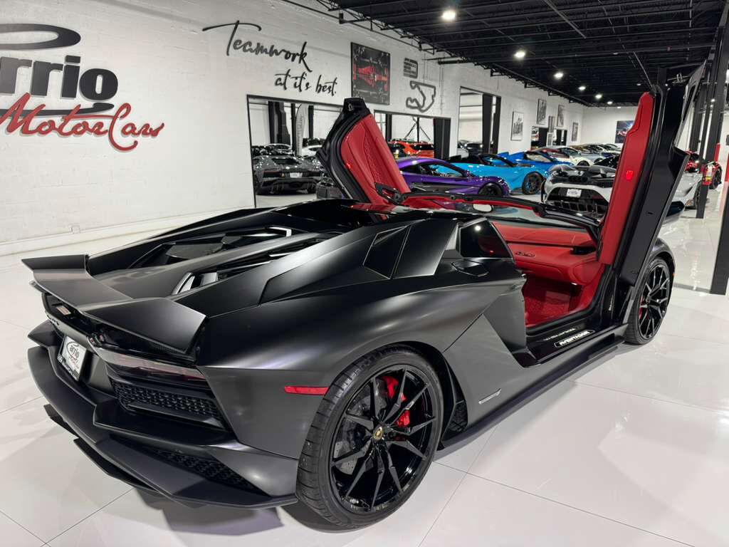 2018 Lamborghini Aventador S Roadster custom interior, Sensonum audio system, interior carbon trim AND MUCH MORE!! Fort Lauderdale FL
