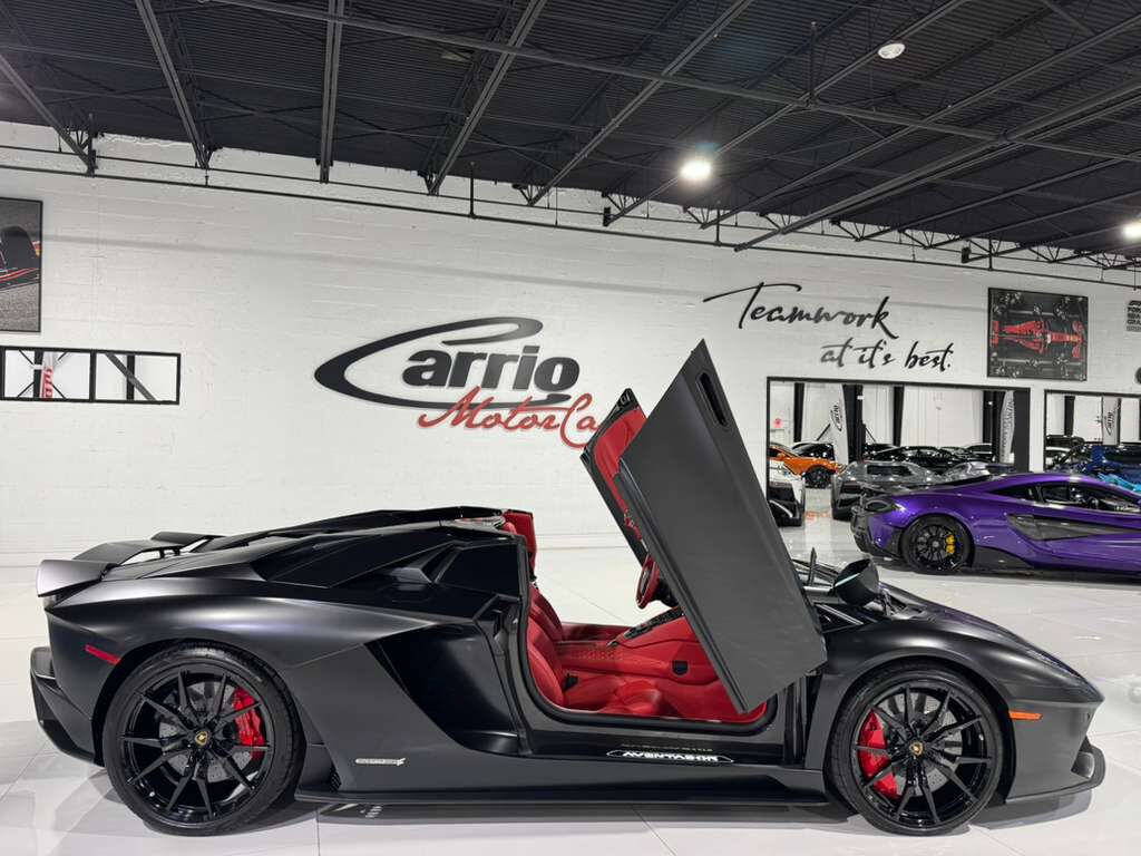 2018 Lamborghini Aventador S Roadster custom interior, Sensonum audio system, interior carbon trim AND MUCH MORE!! Fort Lauderdale FL