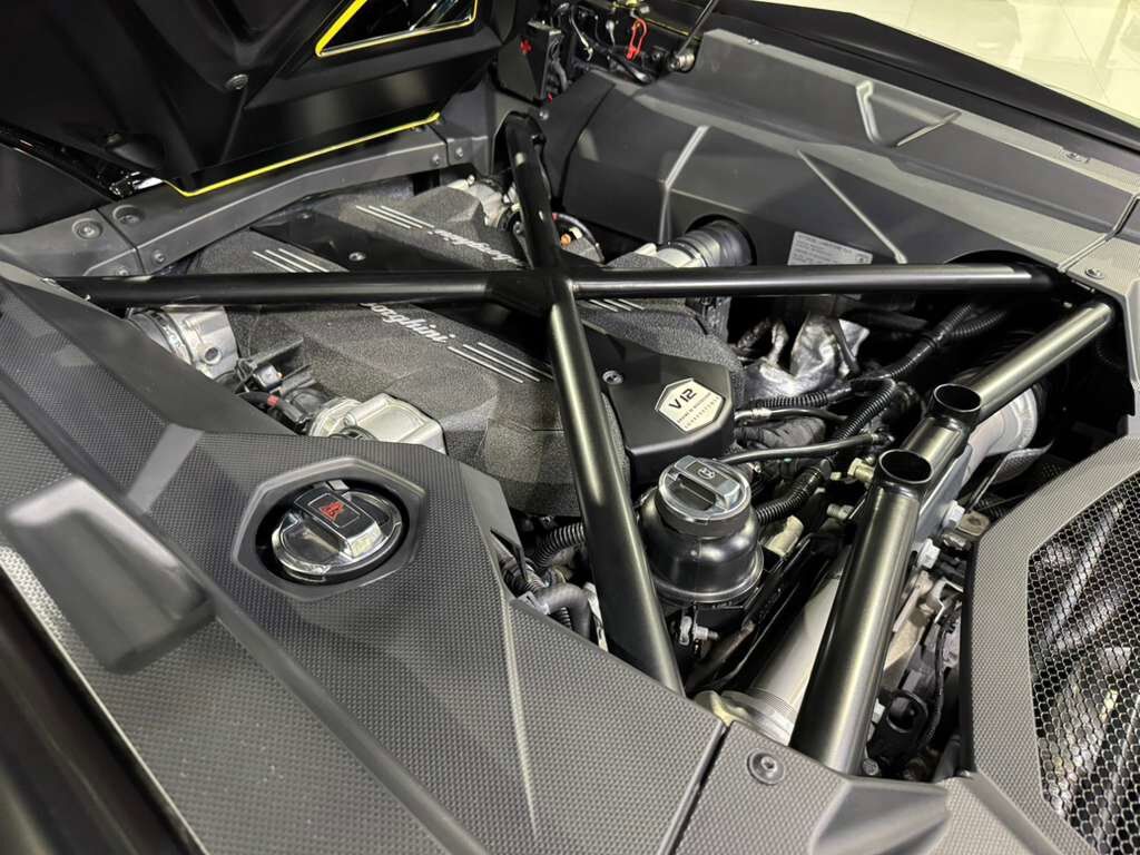 2018 Lamborghini Aventador S Roadster custom interior, Sensonum audio system, interior carbon trim AND MUCH MORE!! Fort Lauderdale FL