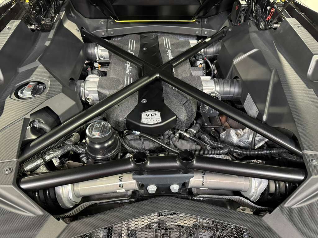 2018 Lamborghini Aventador S Roadster custom interior, Sensonum audio system, interior carbon trim AND MUCH MORE!! Fort Lauderdale FL