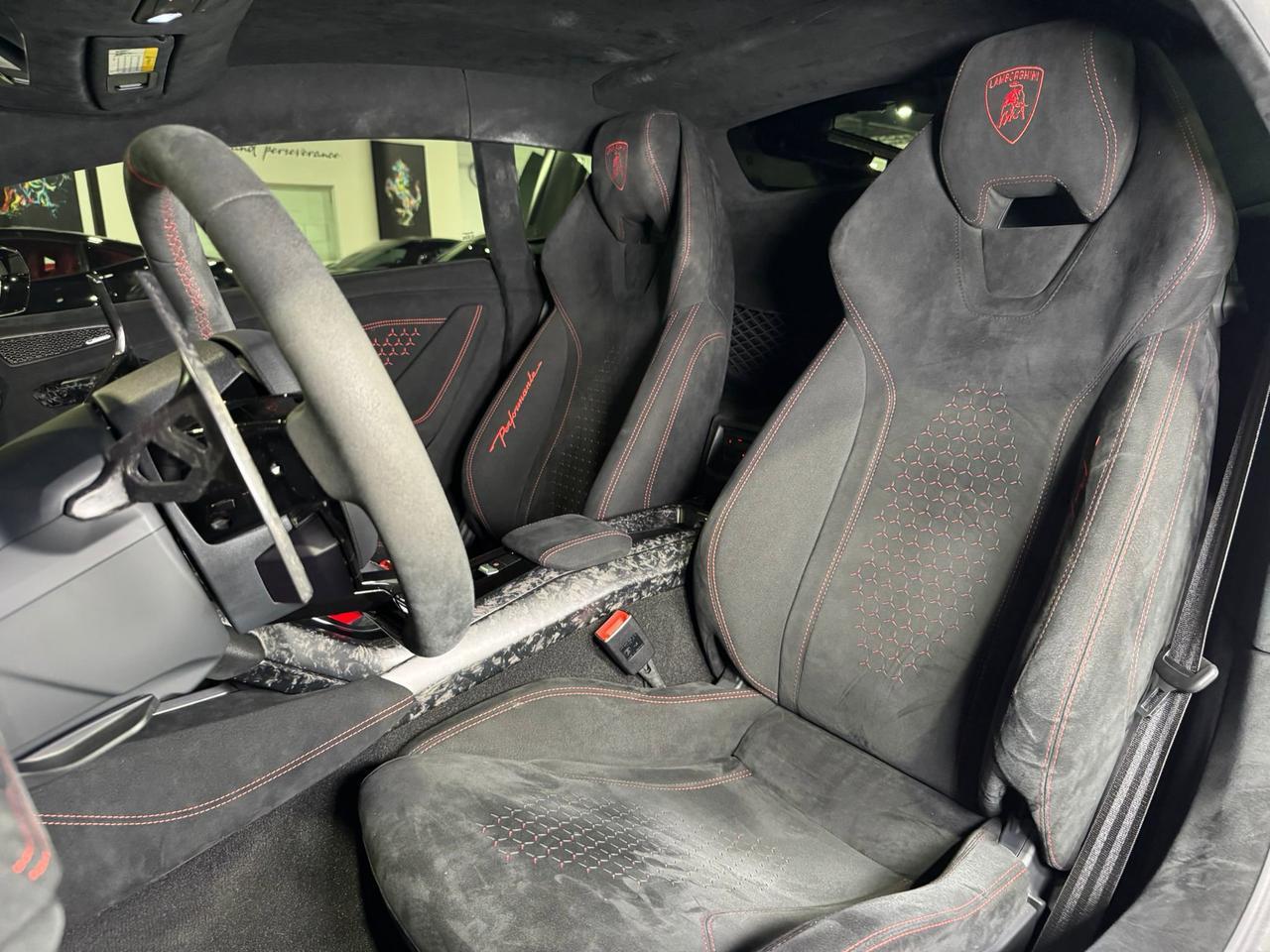 2018 Lamborghini Huracan Performante Bianco Monocerus paint, Sensonum audio, forged carbon & MUCH MORE!! Fort Lauderdale FL