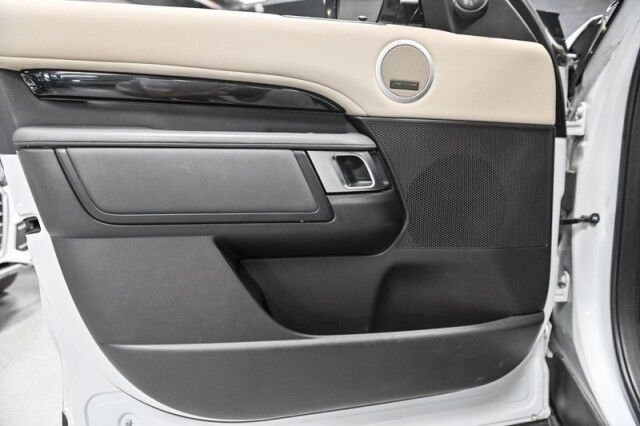 2018 Land Rover Discovery SE photo 10
