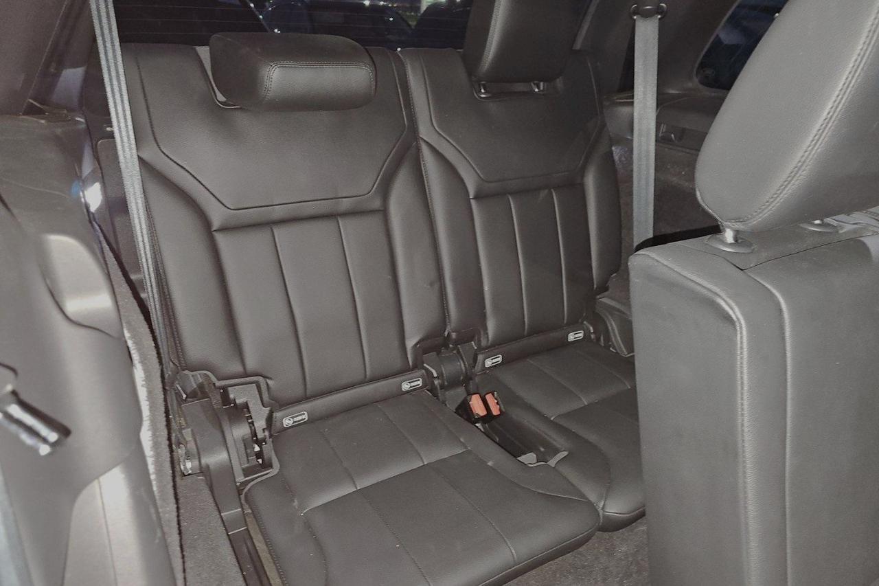 2018 Land Rover Discovery SE Third-Row Seats Towing Sunroof Portland OR