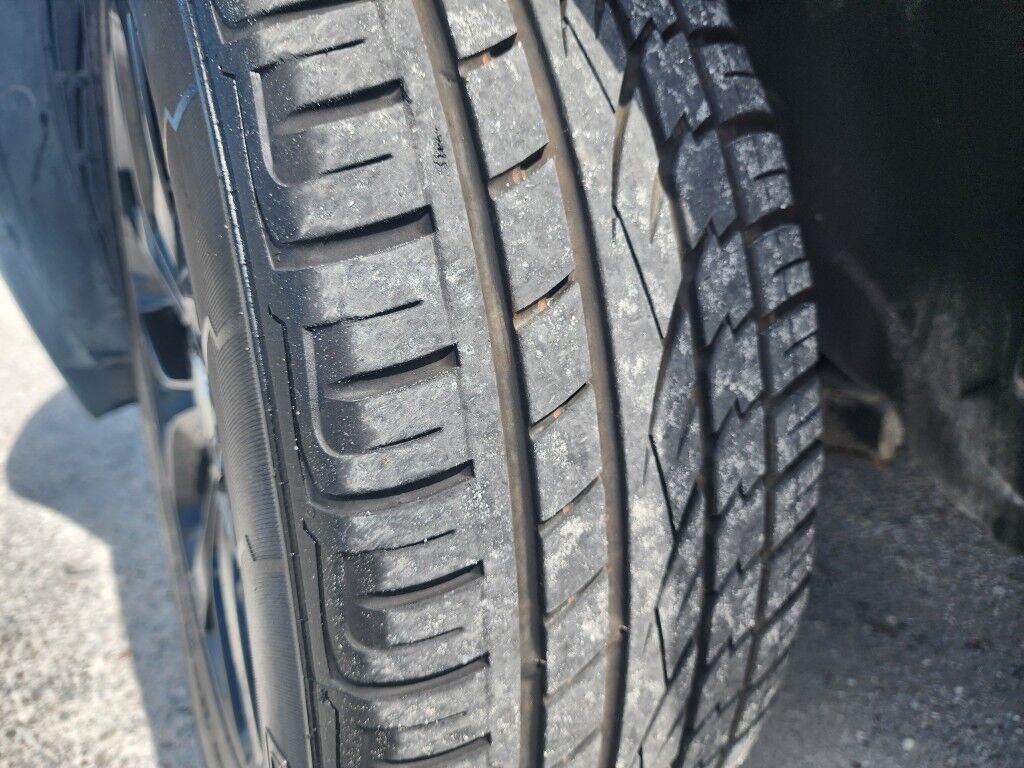 2018 Land Rover Discovery Sport HSE~LOW MILES~ADDITIONAL AIRBAGS~CLIMATE COMFORT PACKAGE~CRUISE CONTROL~DRIVER ASSITANCE PLUS PACKAGE~PANORAMIC MOONROOF / SUNROOF~PREMIUM LEATHER SEATS~REMOTE ENGINE START~TOW HOOKS~VISION ASSIST PACKAGE Sarasota FL