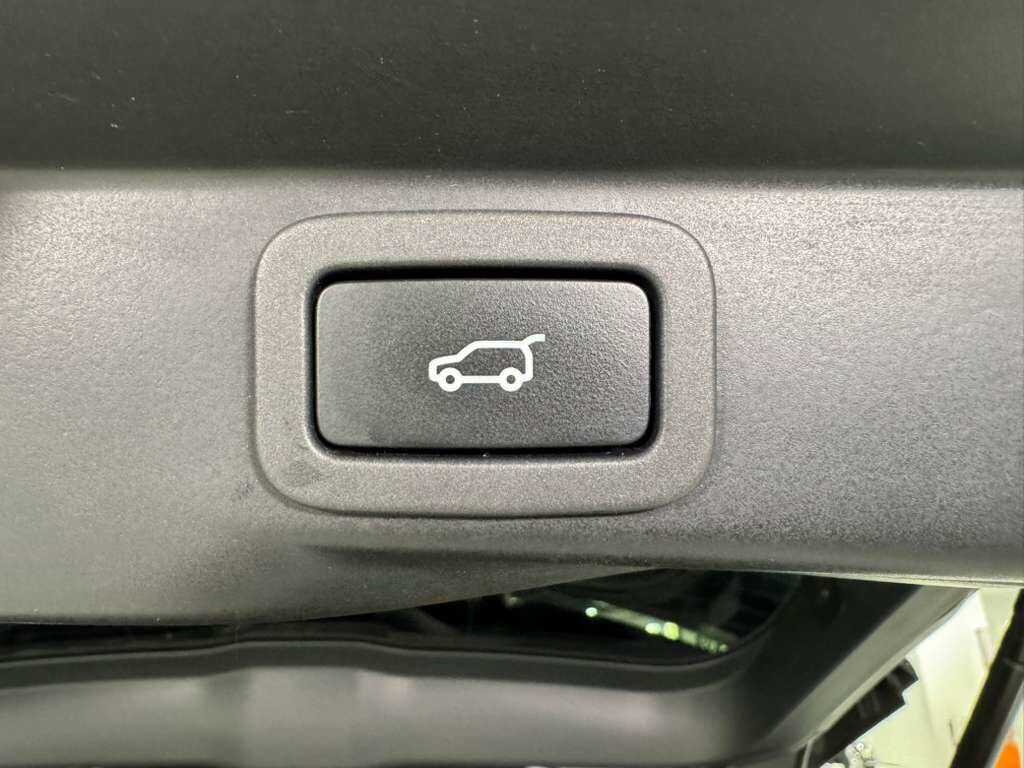 2018 Land Rover Range Rover Sport V8 Supercharged, pano roof, Meridian audio, 360 camera, rear entertainment AND MUCH MORE!! Fort Lauderdale FL