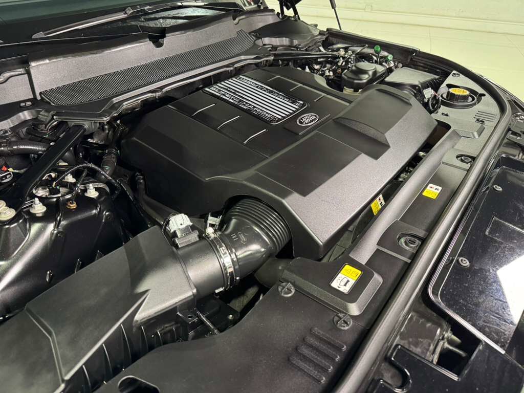 2018 Land Rover Range Rover Sport V8 Supercharged, pano roof, Meridian audio, 360 camera, rear entertainment AND MUCH MORE!! Fort Lauderdale FL