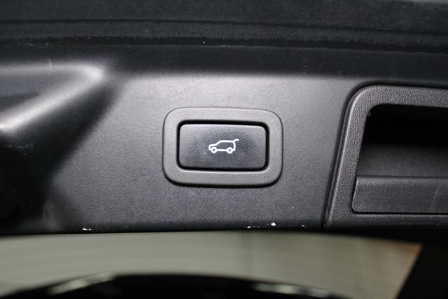 2018 Land Rover Range Rover Velar P380 SE R-Dynamic Chantilly VA