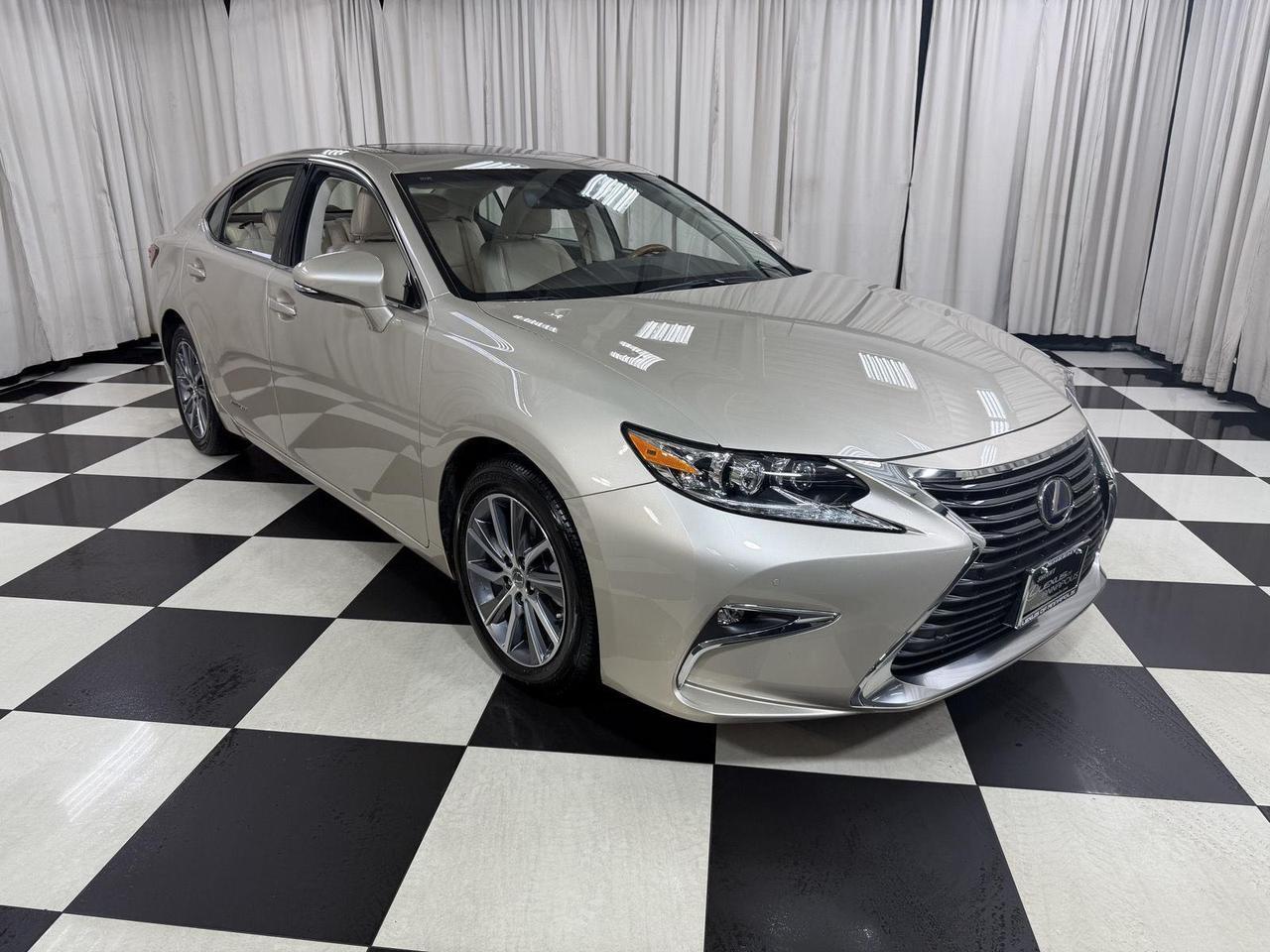 2018 Lexus ES 300h