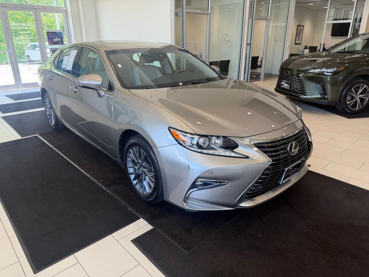 2018 Lexus ES