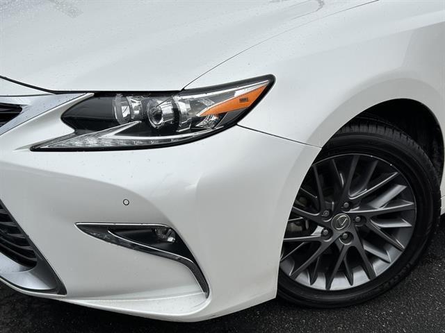 2018 Lexus ES Base