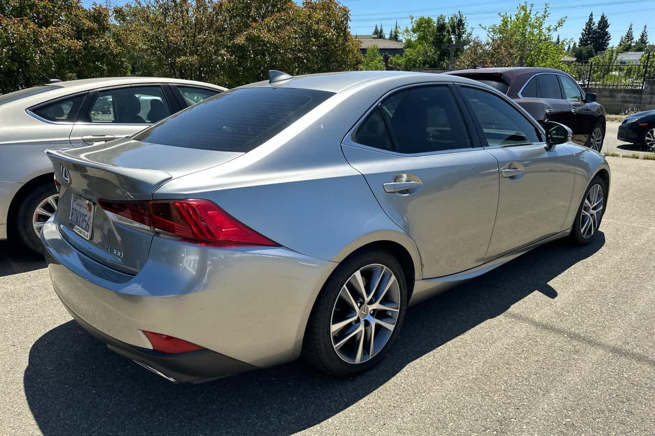 2018 Lexus IS