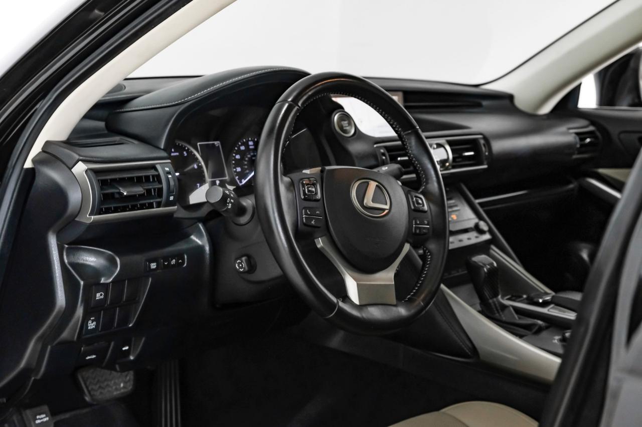 2018 Lexus IS 300 AWD LEXUS SAFETY SYSTEM BLIND SPOT NAVIGATION SUNROOF LEATHER SE Carrollton TX