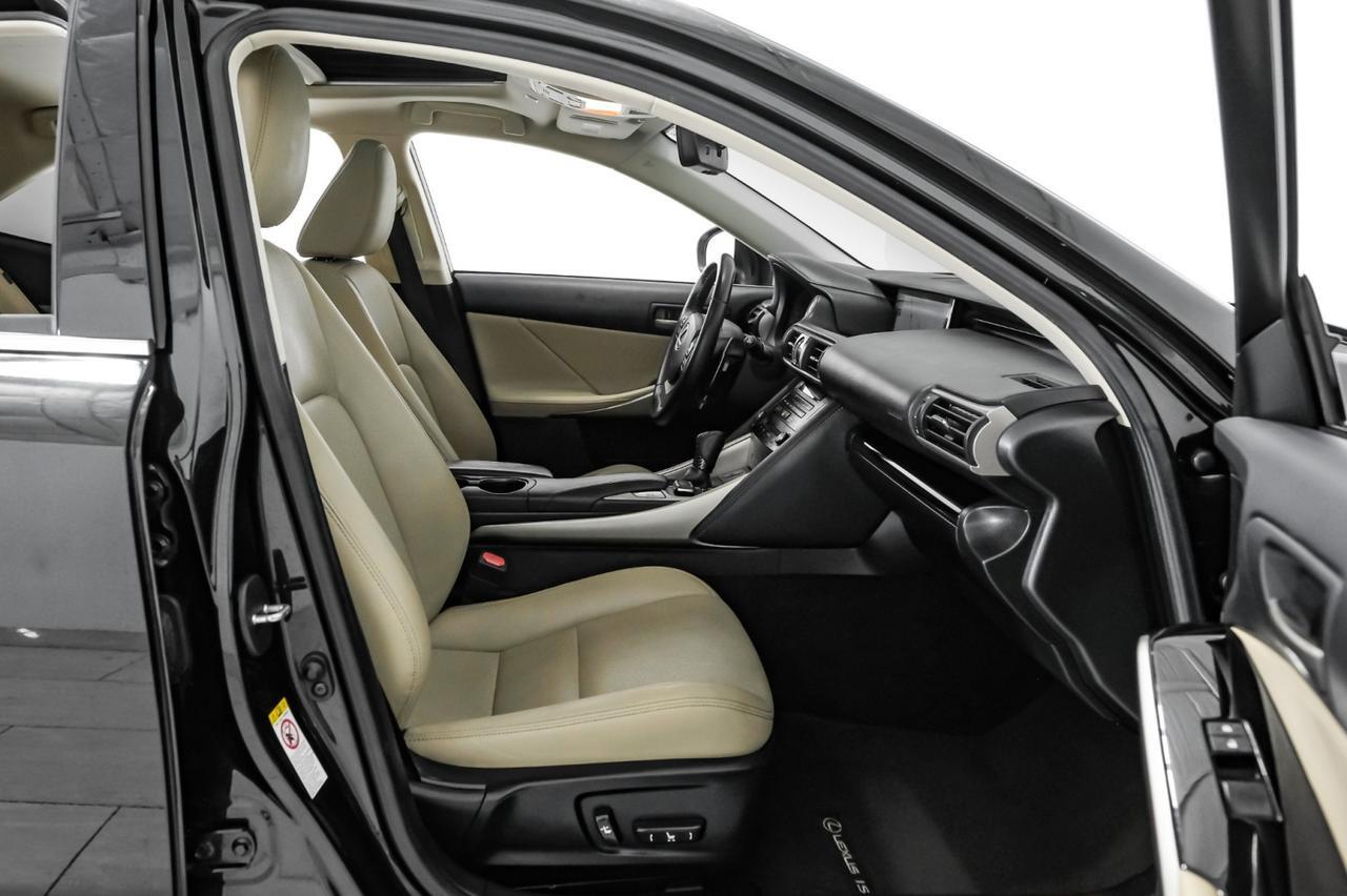 2018 Lexus IS 300 AWD LEXUS SAFETY SYSTEM BLIND SPOT NAVIGATION SUNROOF LEATHER SE Carrollton TX