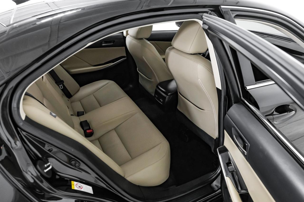 2018 Lexus IS 300 AWD LEXUS SAFETY SYSTEM BLIND SPOT NAVIGATION SUNROOF LEATHER SE Carrollton TX