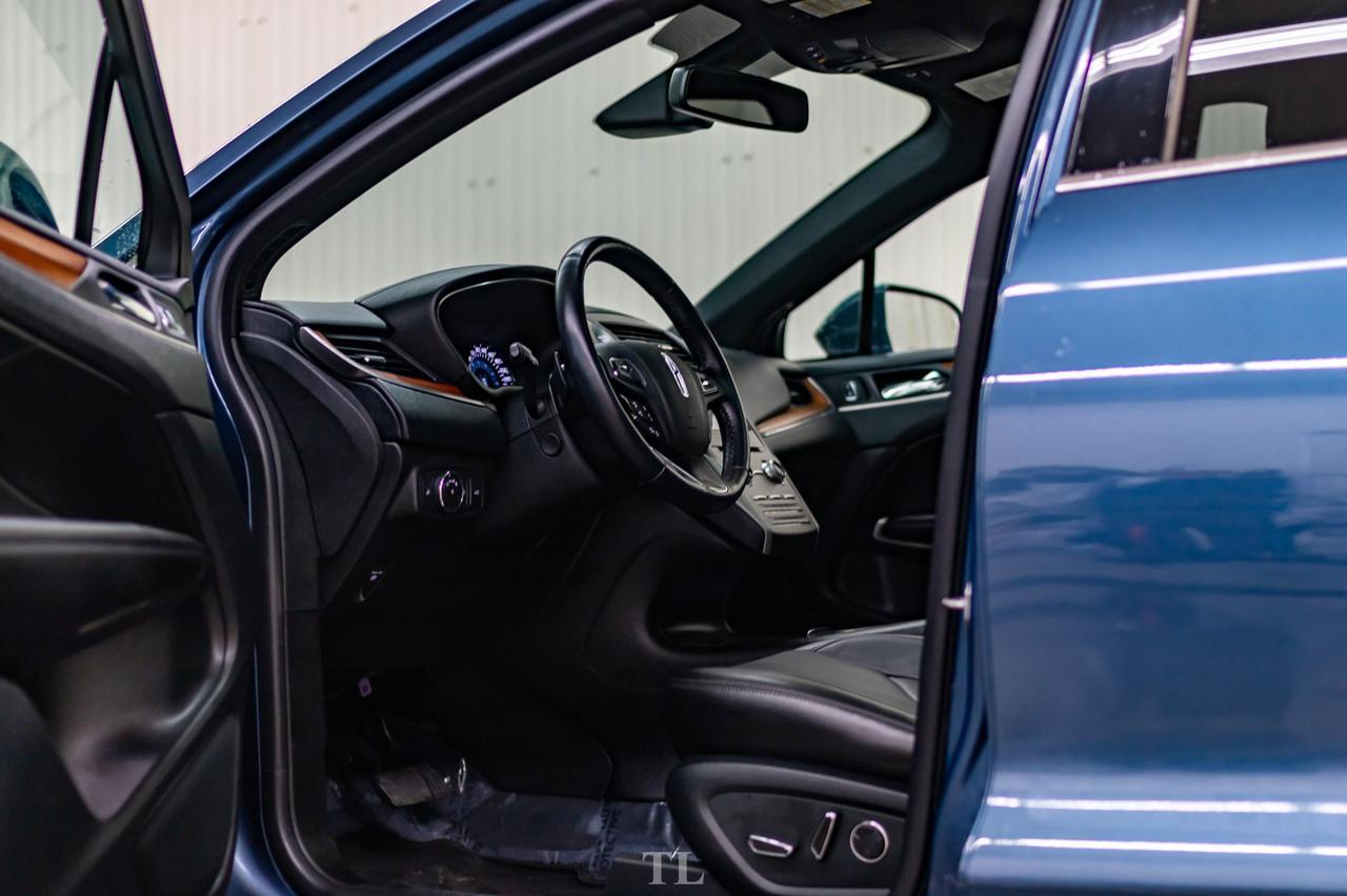 2018 Lincoln MKC AWD Reserve Leather Roof Nav BCam Red Deer AB