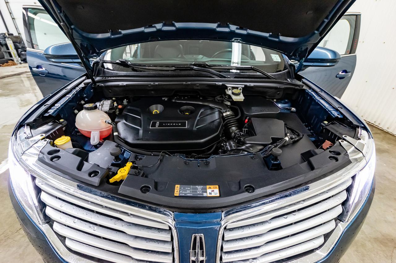 2018 Lincoln MKC AWD Reserve Leather Roof Nav BCam Red Deer AB