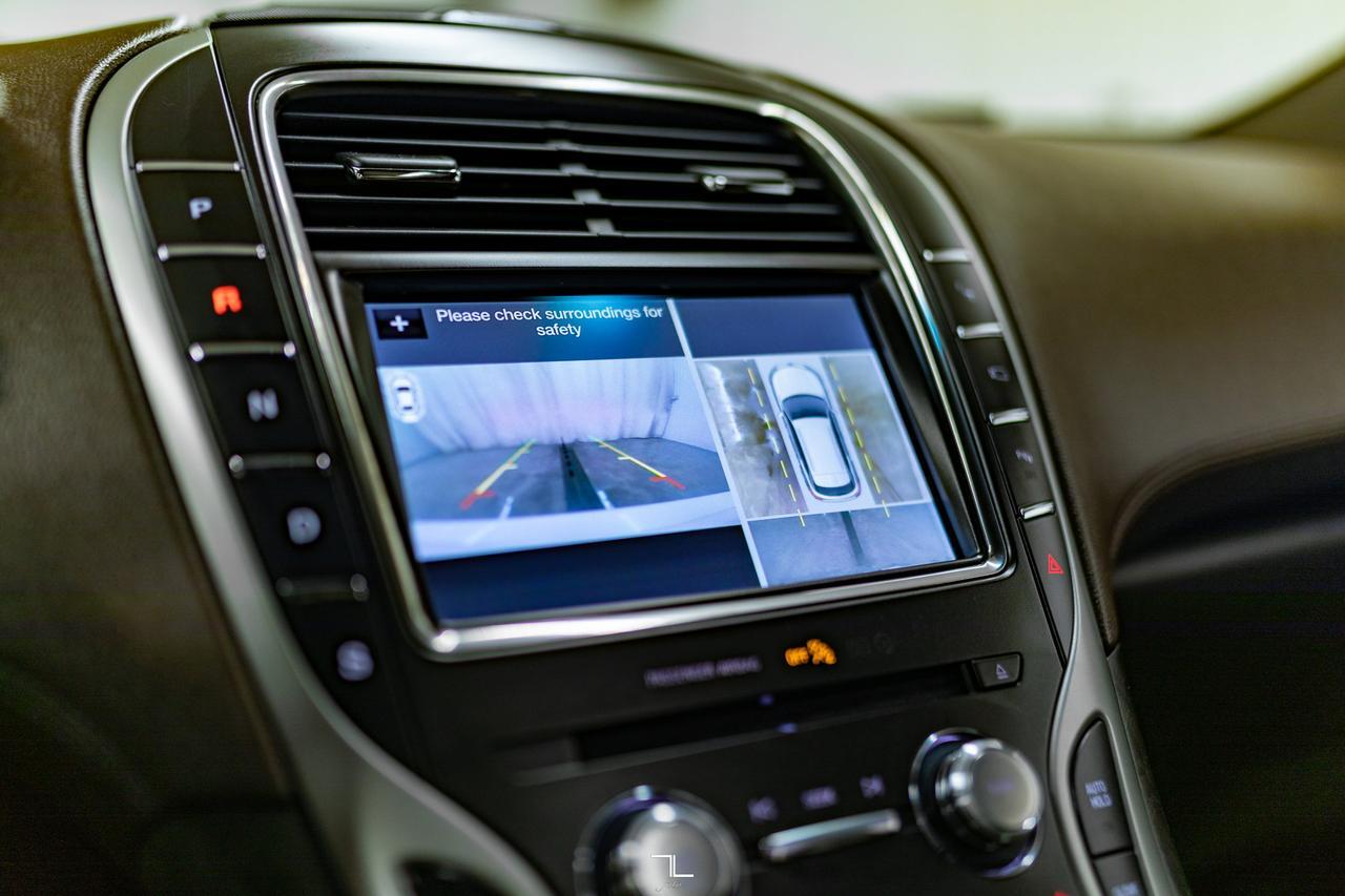 2018 Lincoln MKX AWD Reserve Leather Roof Nav BCam Red Deer AB