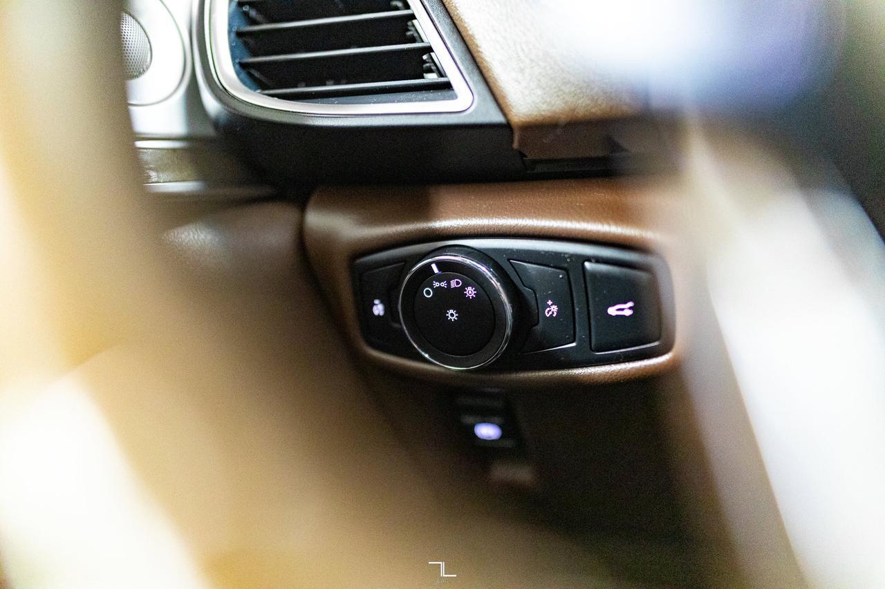 2018 Lincoln MKX AWD Reserve Leather Roof Nav BCam Red Deer AB