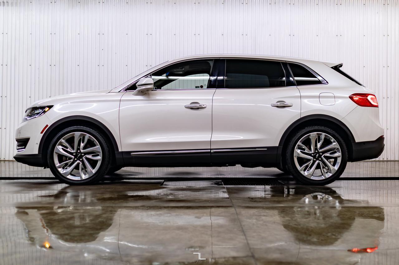 2018 Lincoln MKX AWD Reserve Leather Roof Nav BCam Red Deer AB