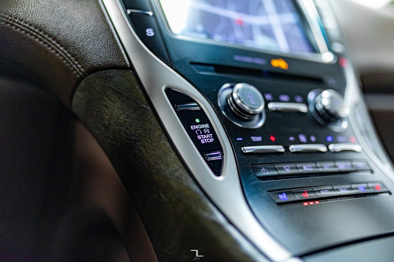 2018 Lincoln MKX AWD Reserve Leather Roof Nav BCam Red Deer AB