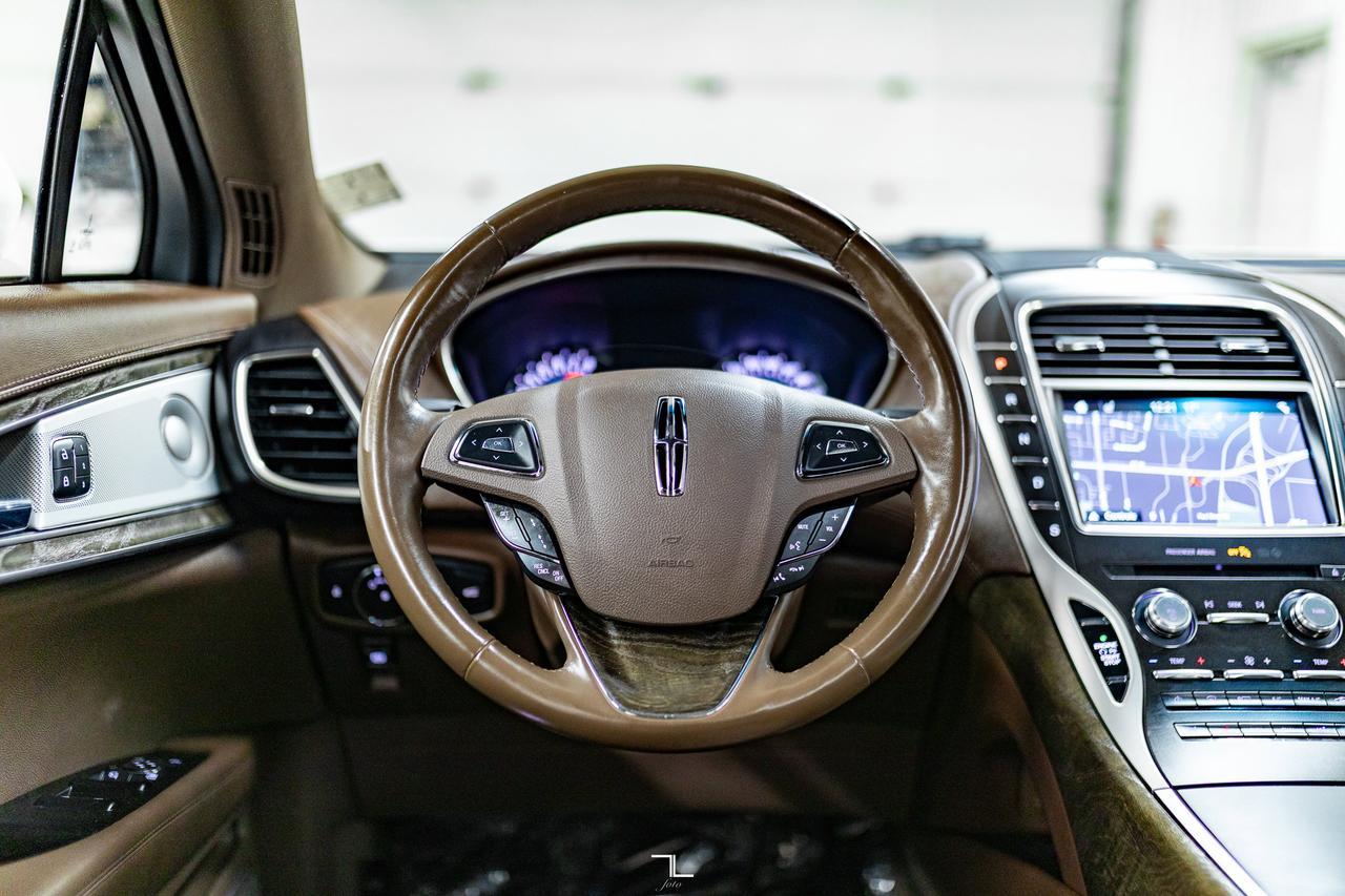 2018 Lincoln MKX AWD Reserve Leather Roof Nav BCam Red Deer AB