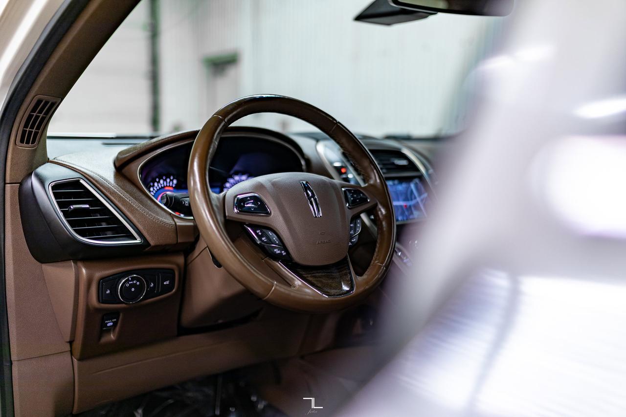 2018 Lincoln MKX AWD Reserve Leather Roof Nav BCam Red Deer AB