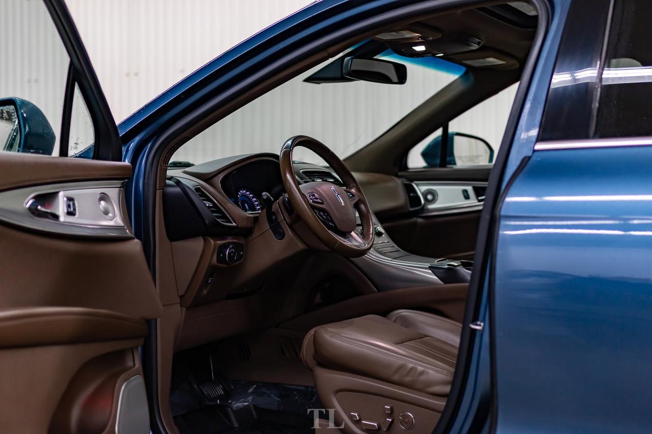 2018 Lincoln MKX AWD Reserve Leather Roof Nav BCam Red Deer AB