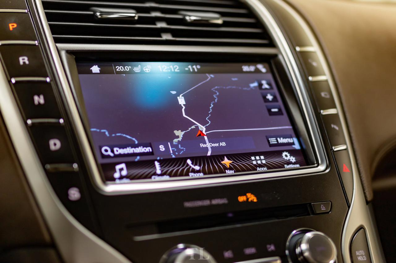 2018 Lincoln MKX AWD Reserve Leather Roof Nav BCam Red Deer AB