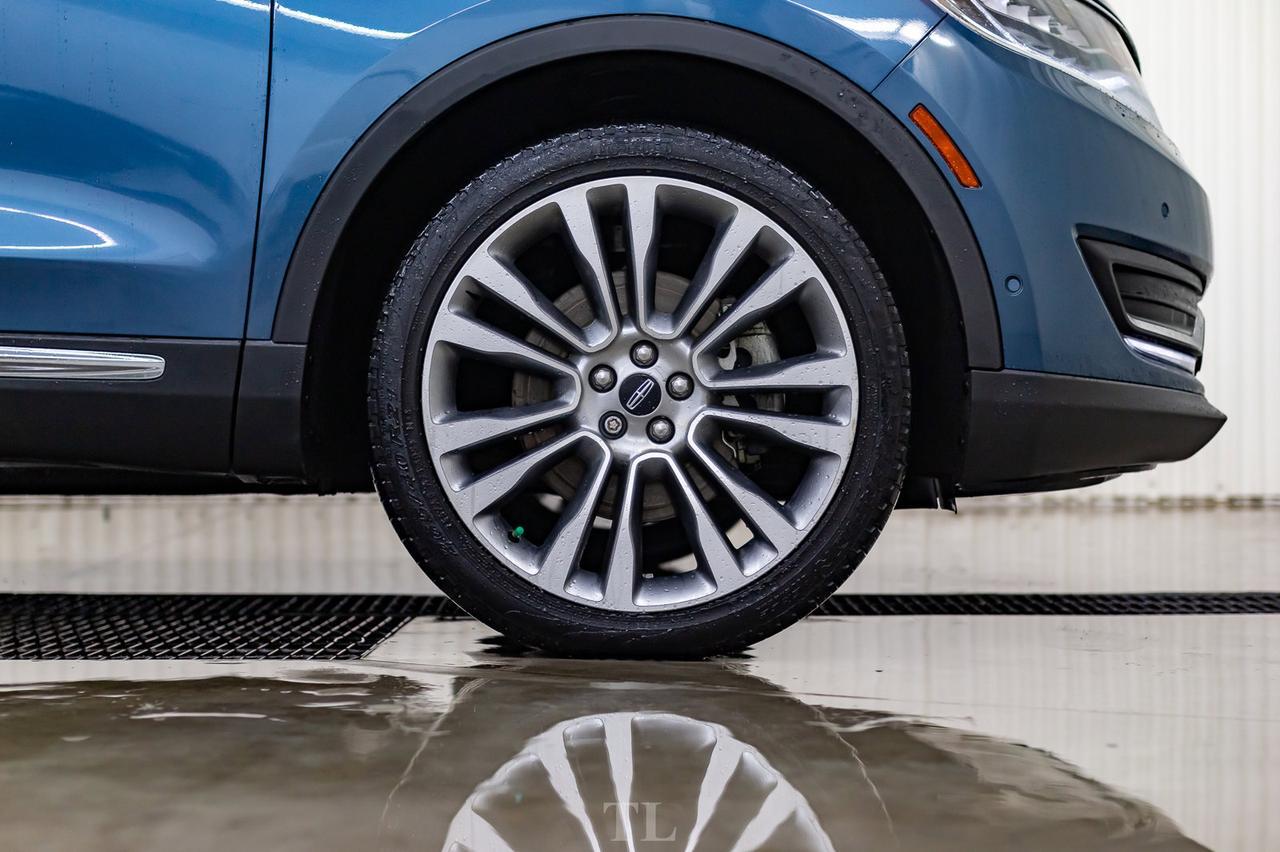 2018 Lincoln MKX AWD Reserve Leather Roof Nav BCam Red Deer AB