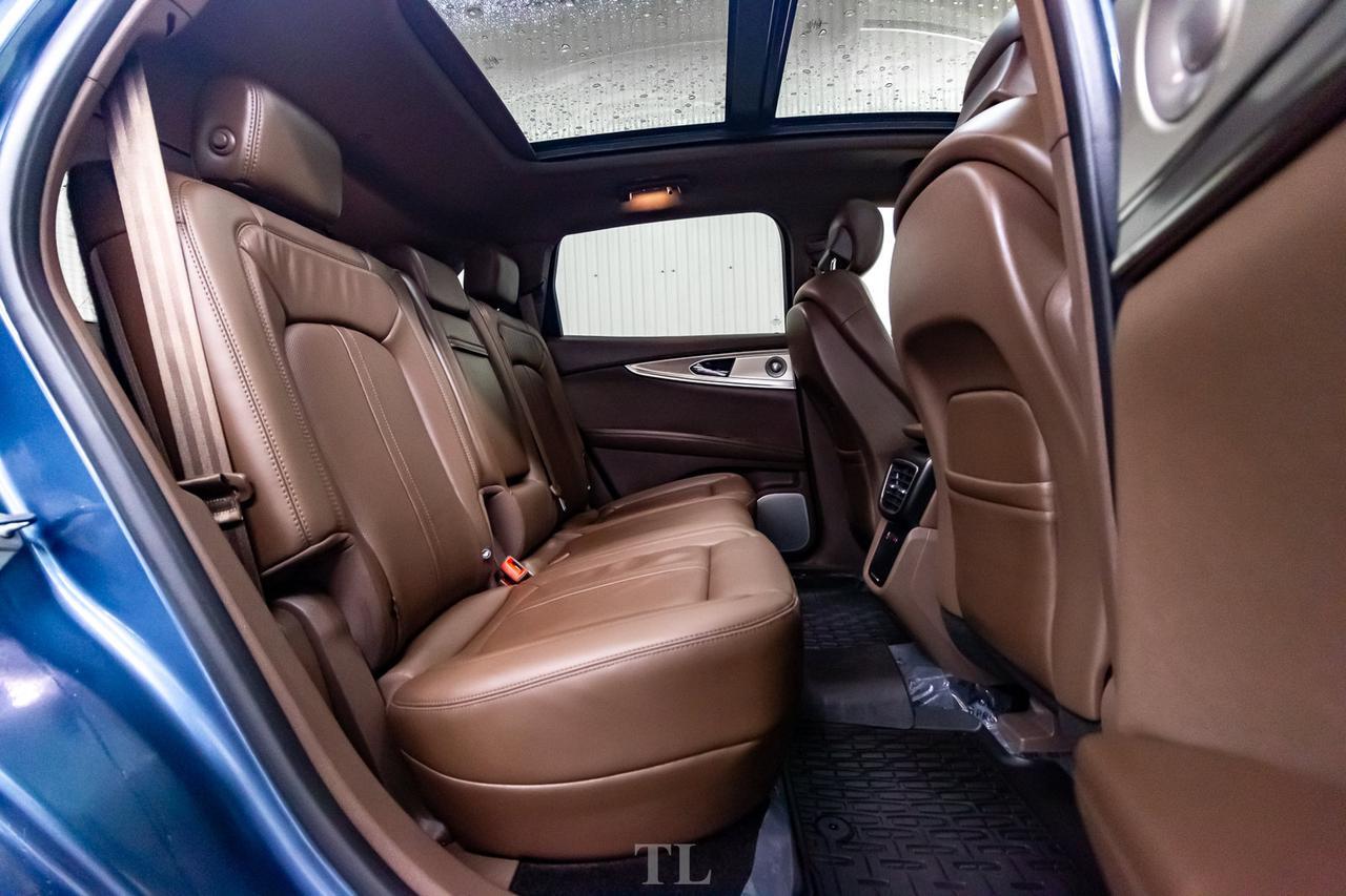 2018 Lincoln MKX AWD Reserve Leather Roof Nav BCam Red Deer AB