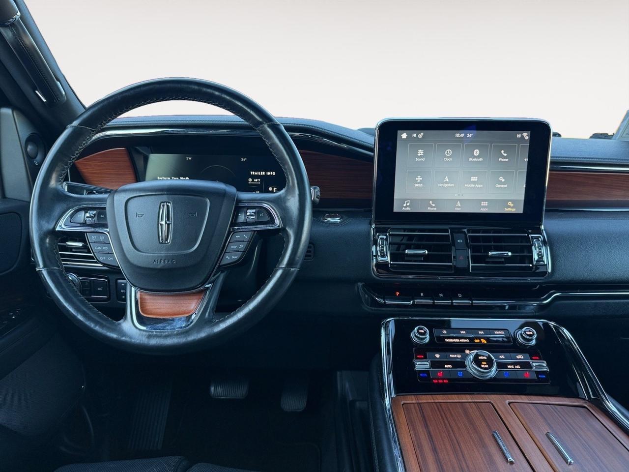 2018 Lincoln Navigator L Reserve, HEATED AND VENTILATED SEATS, HEATED 2ND ROW, POWERED 3RD ROW, MOONROOF, POWER RUNNING BOARDS, POWER LIFTGATE W/ FOOT ACTIVATION, REMOTE START, BACKUP CAMERA, HEATED AND POWER FOLDING MIRRORS, HEATED STEERING WHEEL, CLEAN CARFAX, ONLY 1 OWNER