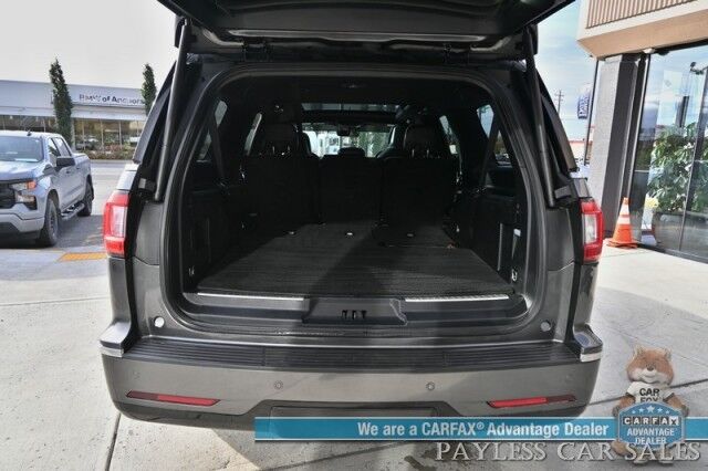 2018 Lincoln Navigator L Select / 4X4 / Auto Start / Heated & Cooled Leather Seats / Heated Steering Wheel / NAV / Sunroof / Blind Spot Alert / Apple CarPlay & Android Auto / Back Up Camera / 3rd Row / Seats 8 / Tow Pkg / 21 MPG Anchorage AK