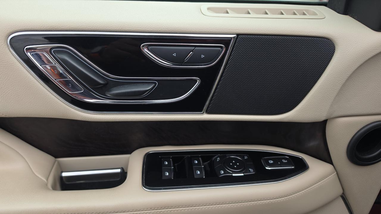 2018 Lincoln Navigator Select