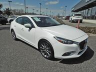 2018 MAZDA MAZDA3 4-Door Touring - Leatherette - Moonroof - BOSE - 15056 MI Maple Shade NJ 2018 MAZDA MAZDA3 4-Door Touring - Leatherette - Moonroof - BOSE - 15056 MI Maple Shade NJ