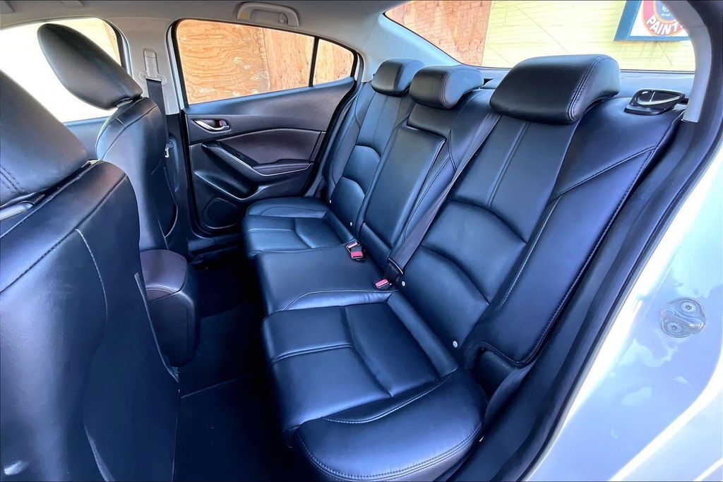 2018 MAZDA Mazda3 Touring OR