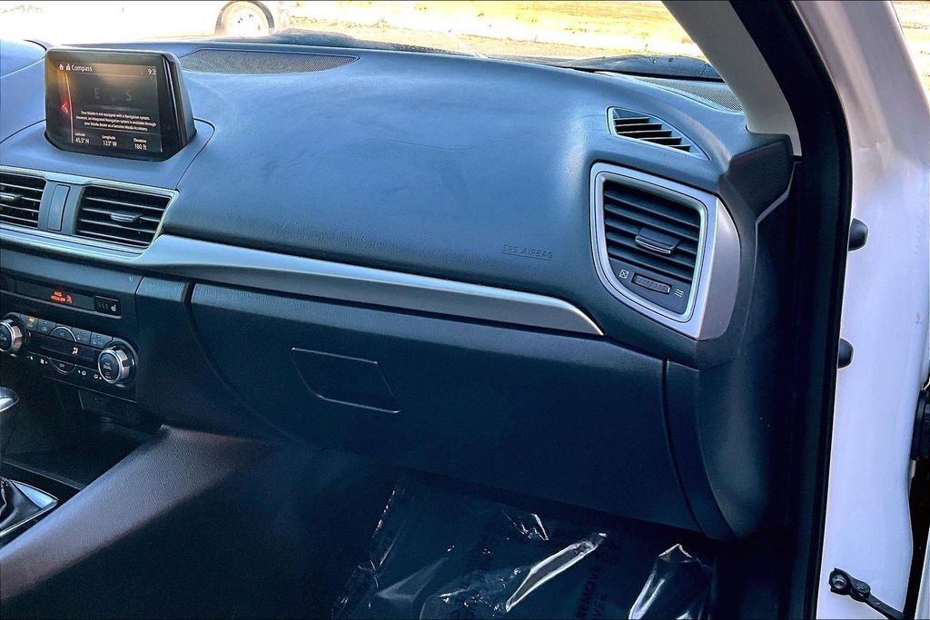 2018 MAZDA Mazda3 Touring OR