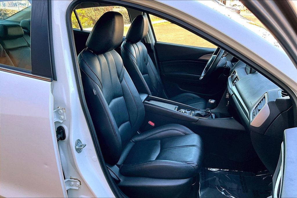 2018 MAZDA Mazda3 Touring OR