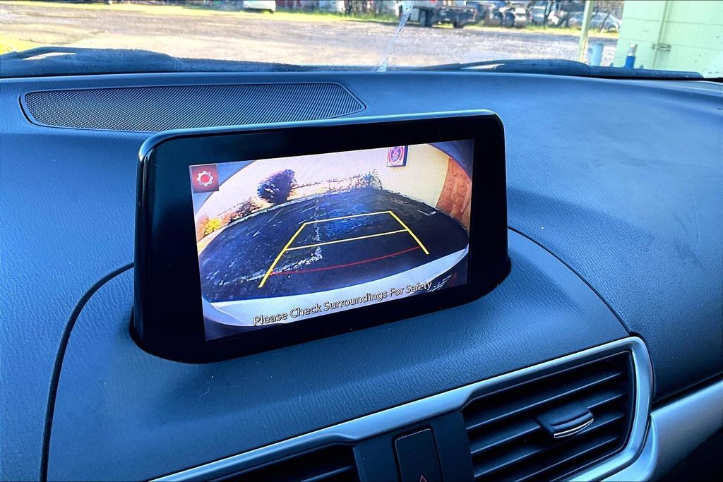 2018 MAZDA Mazda3 Touring OR