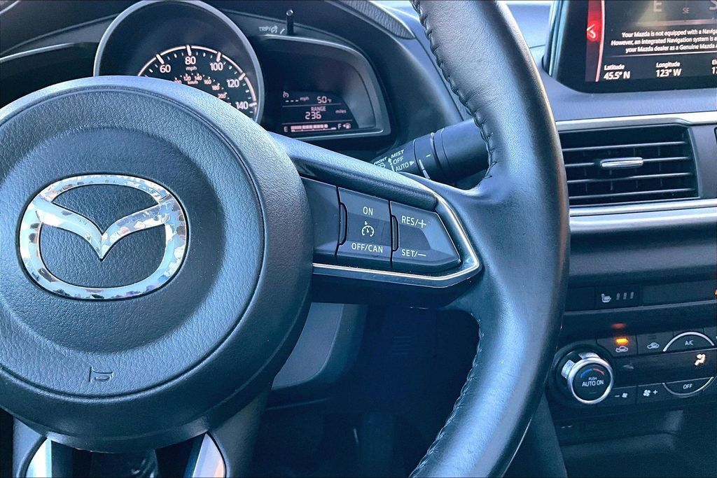 2018 MAZDA Mazda3 Touring OR